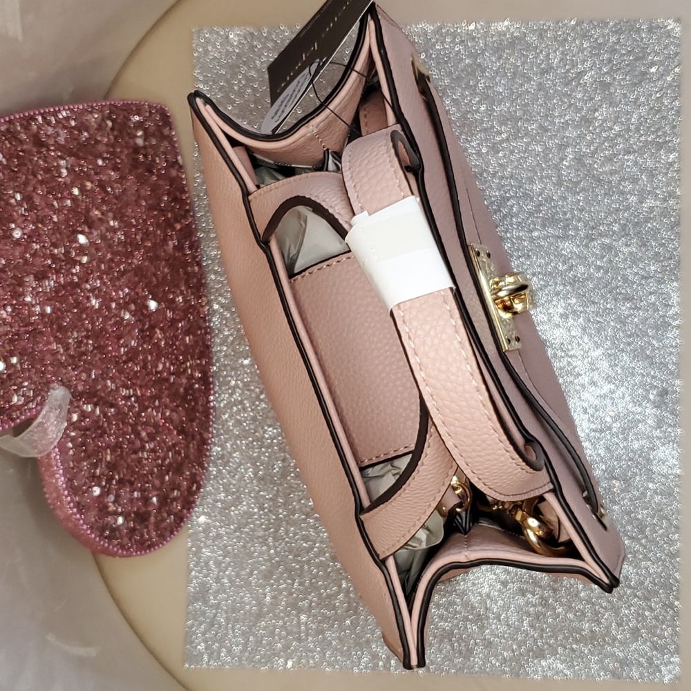 🎉HP🎉Nanette Lepore 💖NWT💖 Mini Light Pink Vegan Leather Crossbody Purse!💖💖 - Picture 4 of 12